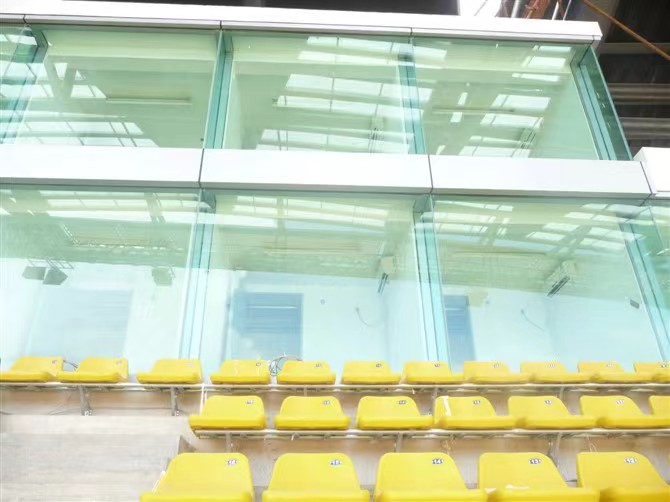罗安达体育场玻璃幕墙